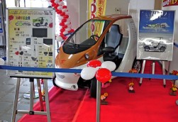 30周年記念のダーツゲーム特別賞トヨタ『ＥＶ自動車コムス』