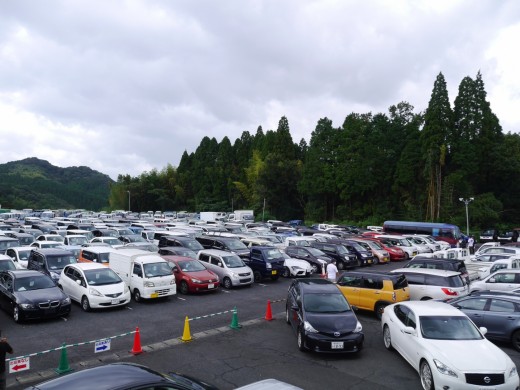 ９２１台もの出品車が集まる活気