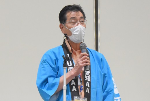 セリ前に挨拶を述べる兼松理事長