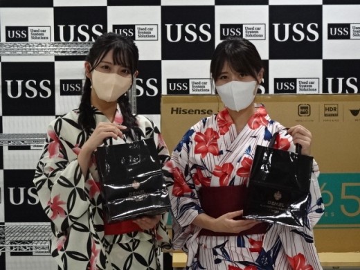 USSガールズが４０周年に花を添える