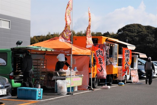 ２１日のうぐいすまつりでは屋台も出店