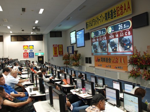 新システムが導入されたポス席とスクリーン