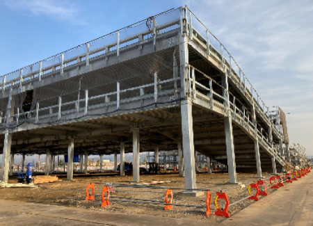 建設中の立体駐車場