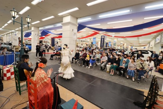 広大な敷地と屋内展示場を活かした様々なイベントを実施（オートプラネット名古屋）