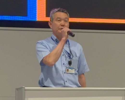 関谷会場長代行が登壇しあいさつ