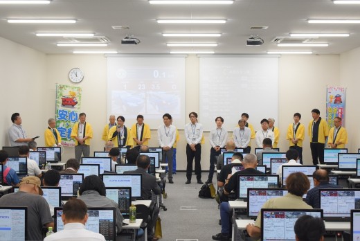 金融委員会からの報告のようす