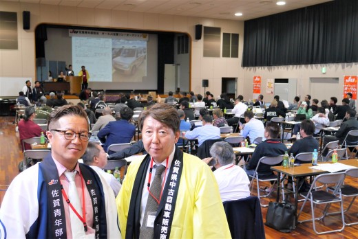 親会と青年部会の協力でＡＡ復活を盛り上げた（写真左から西村青年部会長と副島流通委員長）