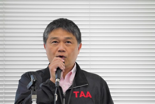 大久保会場長が会員への感謝の言葉を述べた