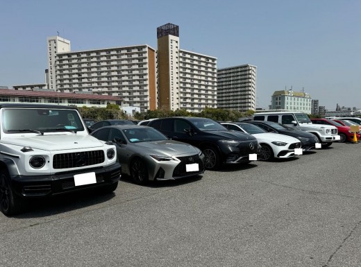 メルセデス・ベンツ正規ディーラーコーナーに並ぶ良質の出品車