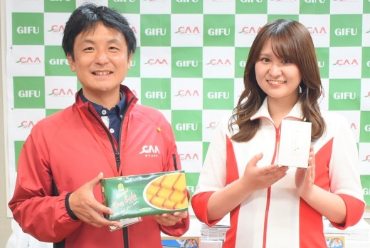 取引台数に応じてカレーセットなどを進呈