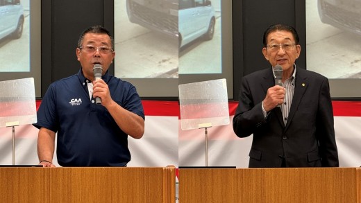 あいさつに立つCAA柘植取締役（左）とJU岩手小原理事長（右）