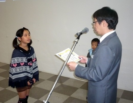 ２代目会場長中村美優ちゃんに感謝状授与