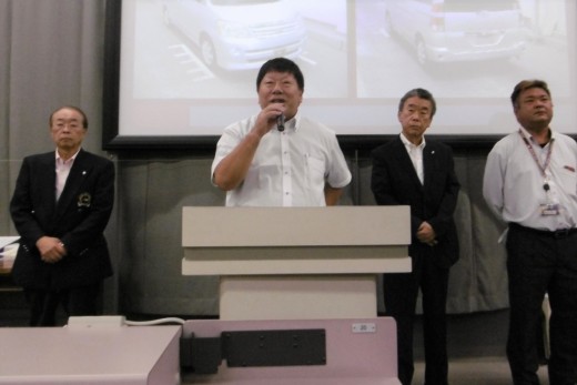 あいさつを述べる勝野伊豆ブロック長