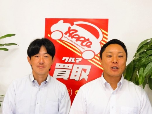 山崎マネージャー（左）と鈴木店長（右）
