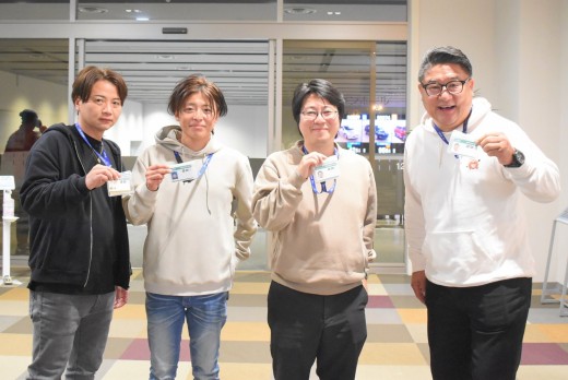 IDカードは見える位置に着用することが義務となっている