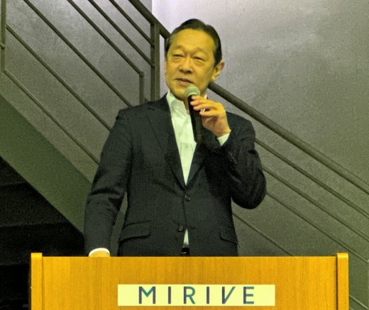 伊藤社長が登壇し新年のあいさつ