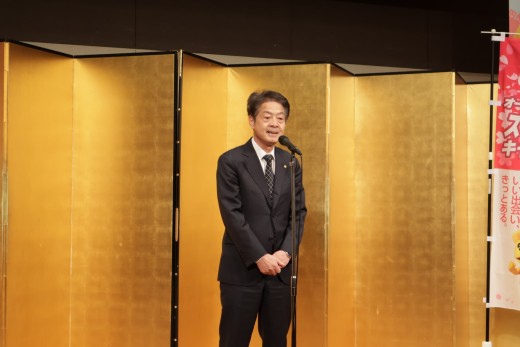 決起大会冒頭であいさつに立つ高橋会長