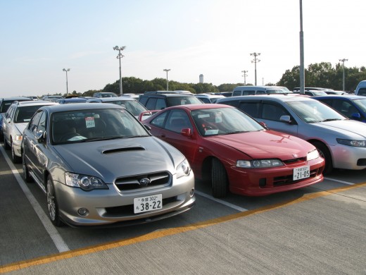 スバル車購入者の前所有車両ならではの「東京スバルディーラー」出品車　右側の軽量スポーツ車は今、良状態のものは希少
