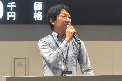 セリ前にあいさつを述べる瀬田社長　