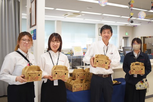 北海道カレーセットを進呈