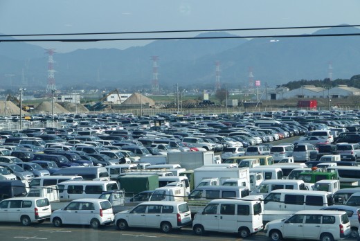 場内は出品車で溢れ、臨時駐車場が手配された