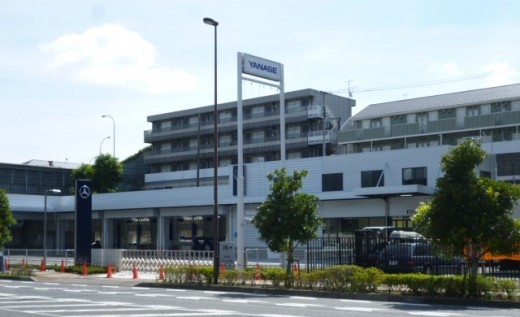 「ヤナセ 横浜三ツ沢支店」サービス工場外観
