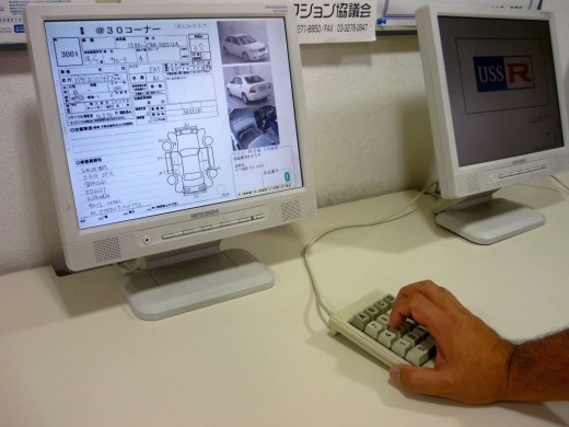 助手席からの撮影でナビやシート色なども確認できるようになった