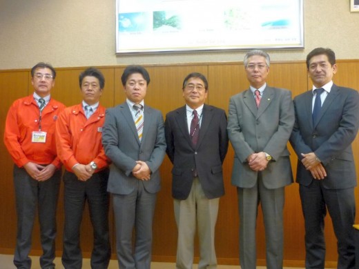 左から３人が新法人取締役（小野氏・髙木氏・熊崎氏）とＪＵ岐阜役員（高屋理事長、高田流通委員長、相宮流通副委員長）