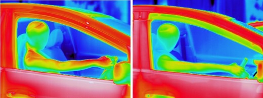 透明遮熱フィルムの有無による温度差。左がフィルムを施工していない場合で、ドライバーの右肩は52.6℃に。右がフィルムを施工した場合で、42.2℃まで抑えられた
