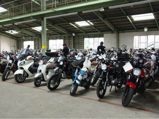 良質車が並ぶ展示場