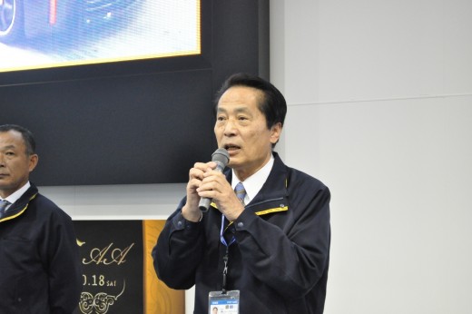 挨拶に立つ安藤之弘社長