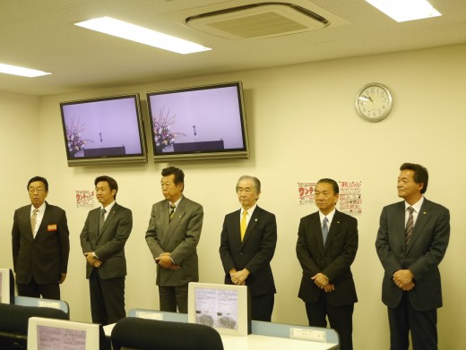 ＪＵ札幌の問谷理事長（写真右から１人目）をはじめ多数の来賓を招いた