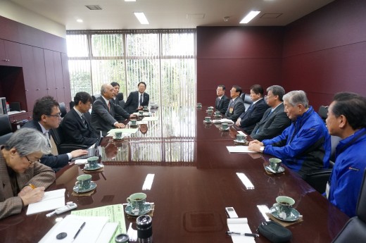 ＪＵ埼玉役員らと日本自動車査定協会横田捷宏理事長が意見交換