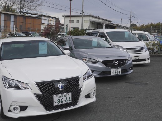 地元ディーラーなどから集まる国産高級車の出品も底堅い