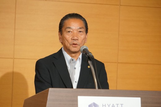 勇退挨拶する磯﨑孝取締役
