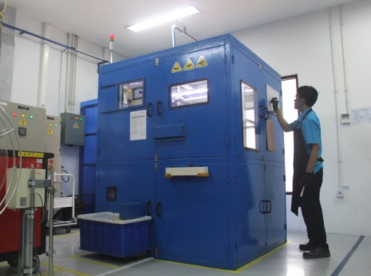 自動車に関する技術、製造工程、専門知識がインドネシアのお客様にいっそう身近に