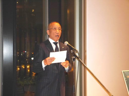 八光カーグループの池田淳八社長がユーモアを交えて映画と車の魅力を語った