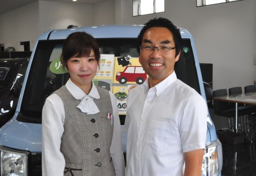 スタッフの青柳匡永さん（写真右）、松本美沙希さん（写真左）
