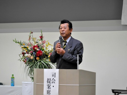 冒頭挨拶で加藤勝義会長・理事長