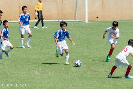 天然芝グラウンドを舞台に熱戦