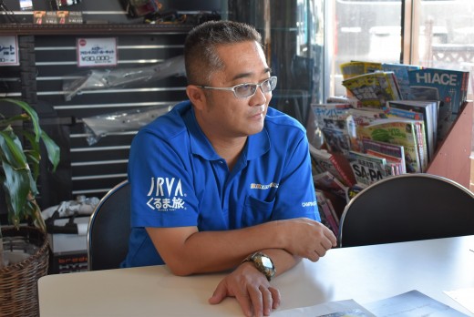 ハイエースについて熱く語る百田社長