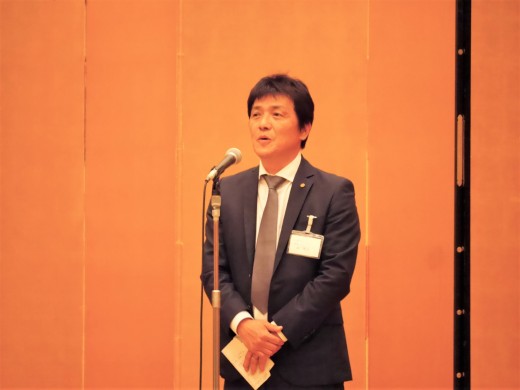 来賓を代表してＪＵ香川の岡理事長が祝辞を述べた