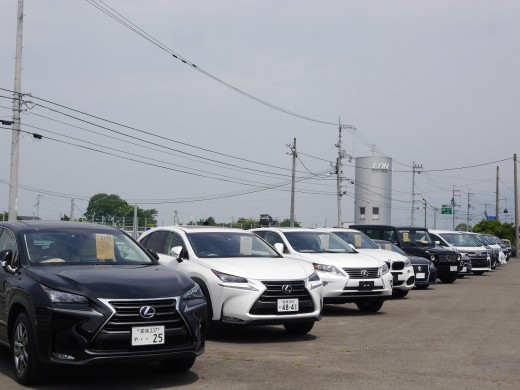 国産・輸入車とも高額出品車にも活発な応札