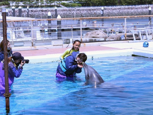 頬にキスをして記念撮影！