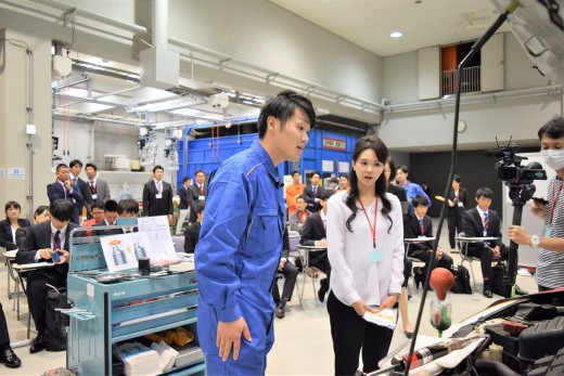 加盟店スタッフが日頃の成果を披露