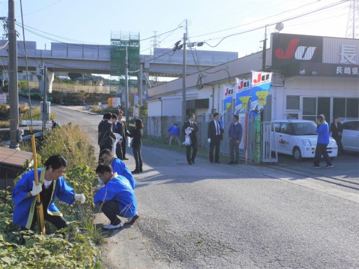 朝早くからＡＡ会場周辺でクリーンキャンペーンを展開