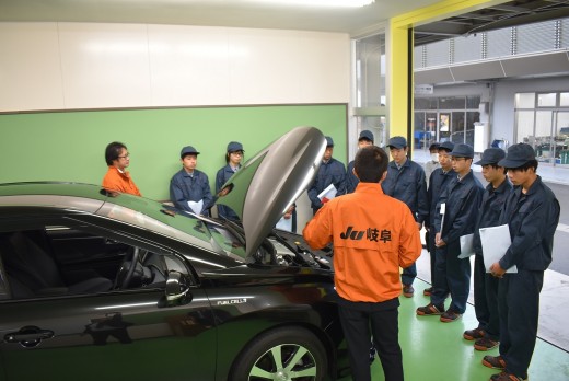 ミライによる水素自動車の構造説明