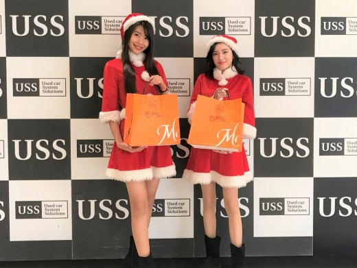 21日の開催ではUSSガールズがサンタのコスチュームで盛り上げた