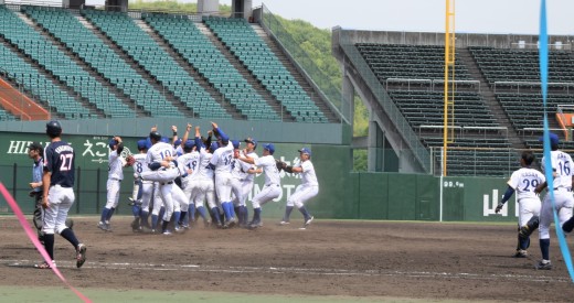 三菱重工広島３－２で競り勝ち歓喜の瞬間