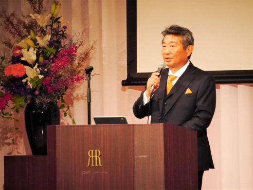 高木社長が開会挨拶に立った